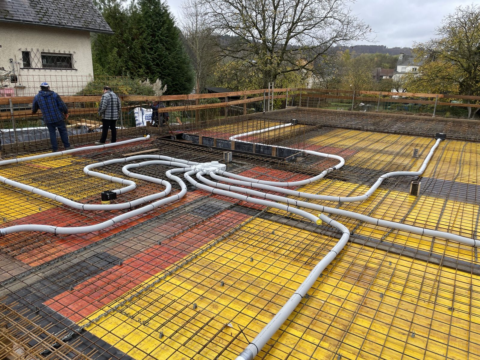 Chantier d'installation sanitaire en cours